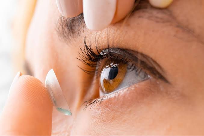 Corneal Scleral Lenses